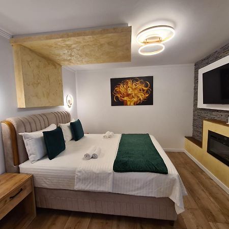 Bella Vista Bungalow Turda Bagian luar foto