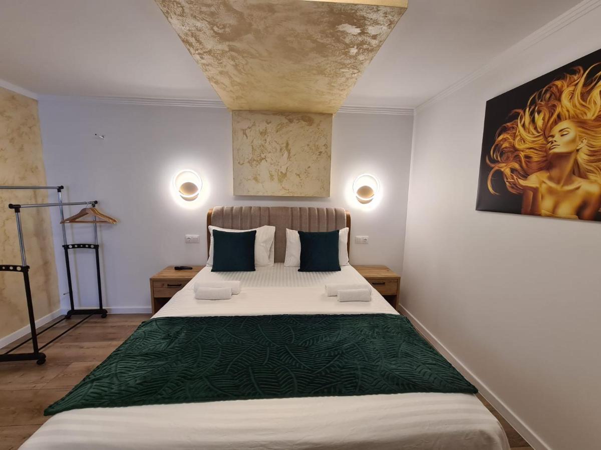 Bella Vista Bungalow Turda Bagian luar foto